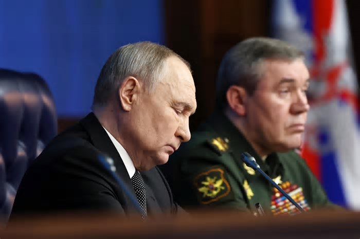 Rússia descarta concessões territoriais à Ucrânia e diz que não espera acordo “rápido”