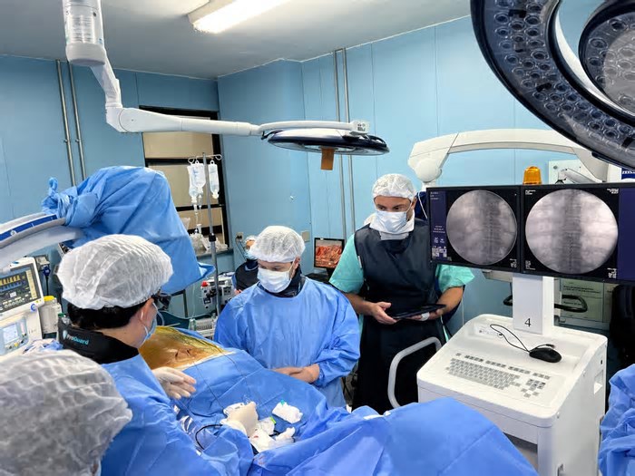 Hospital de Base realiza cirurgia de implante de eletrodo medular para dor crônica