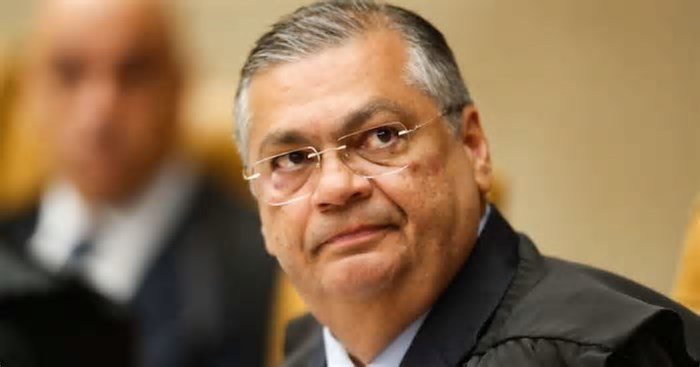 Dino pede que governo federal justifique uso de verbas de emendas Pix em eventos