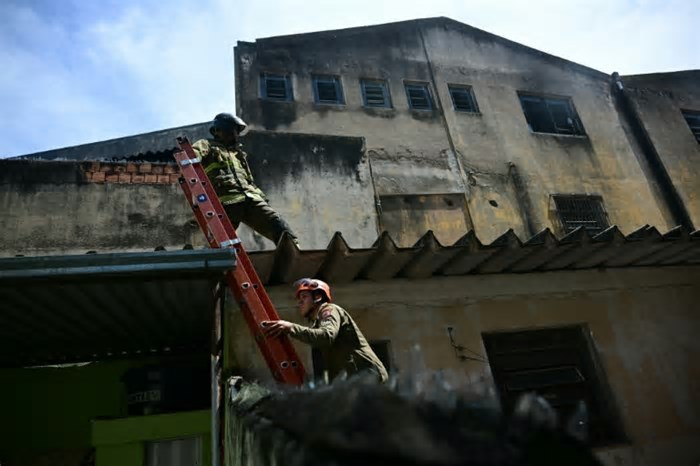 Fire at Rio de Janeiro Carnival costume factory injures 21