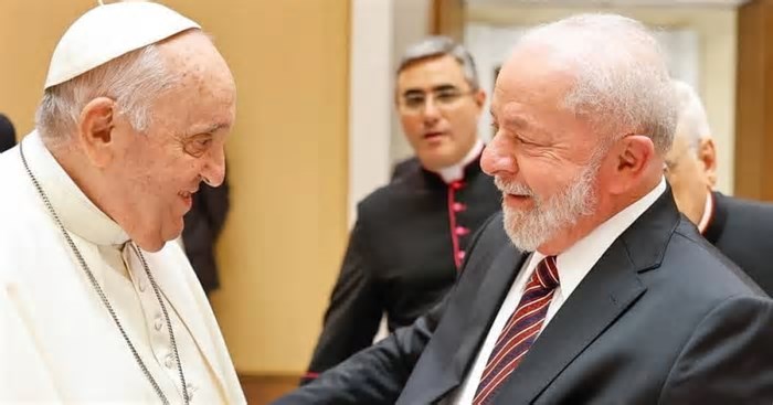 Missa no Alvorada pela saúde do Papa Francisco, com a presença de Lula, terá três padres