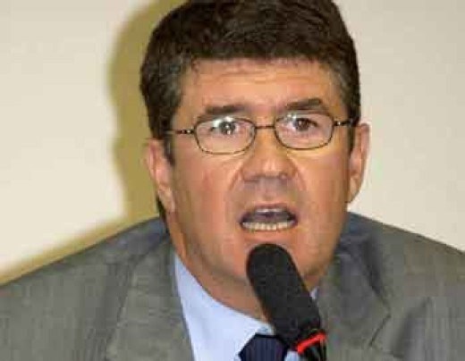 Excesso de impostos estrangula empresas e trava o crescimento