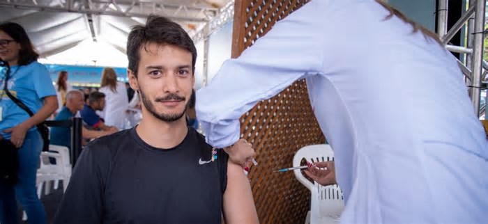 Saúde amplia recomendação de acordo com vencimento do imunizante