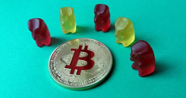 Bitcoin (BTC) segue abaixo dos US$ 90 mil, mas criptomoedas tentam reverter perdas da véspera