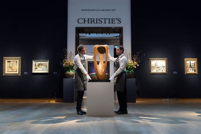 Milhares de pessoas pedem que Christie's cancele leilão de obras criadas com inteligência artificial