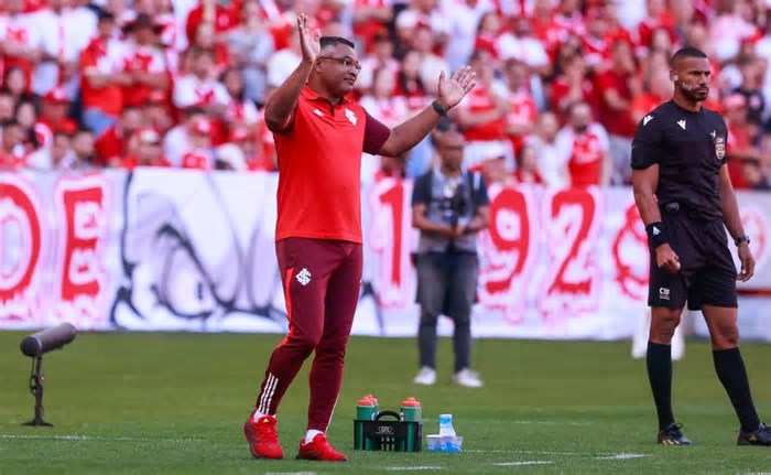 Inteligência Artificial crava Internacional de Roger Machado favorito no GreNal 444