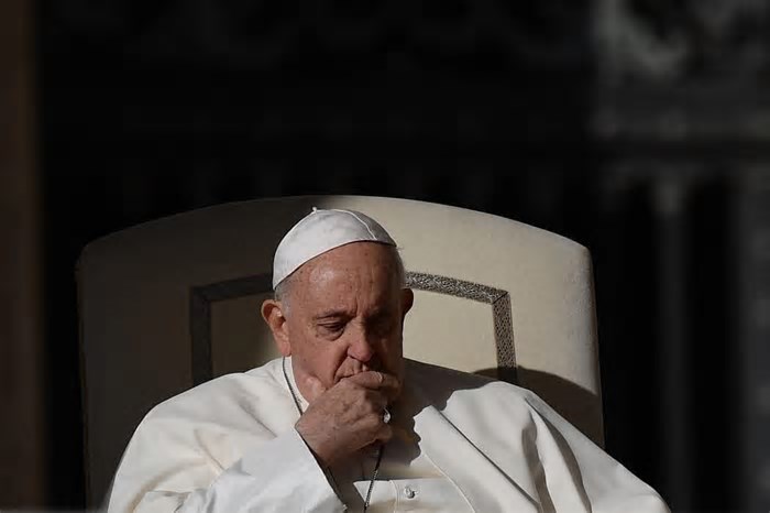 Papa diz a Trump que deportação em massa 'atenta contra a dignidade' dos migrantes