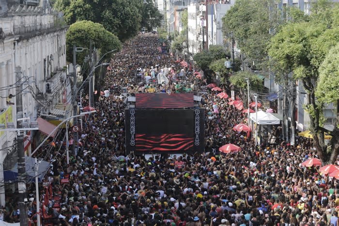 Saiba ordem e atrações desta sexta (28) no Carnaval de Salvador