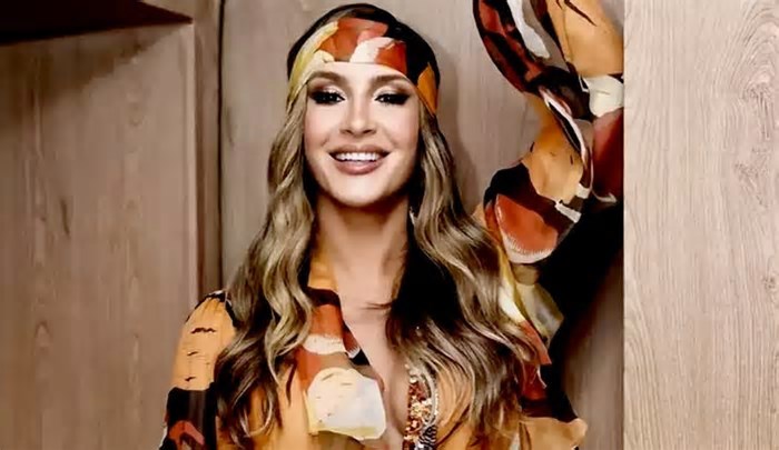 Claudia Leitte é vaiada durante abertura do carnaval de Salvador após praticar intolerância religiosa (vídeo)