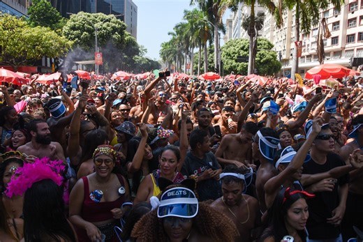 Pré-carnaval do Rio já teve 1,5 milhão de foliões nos blocos, diz Riotur