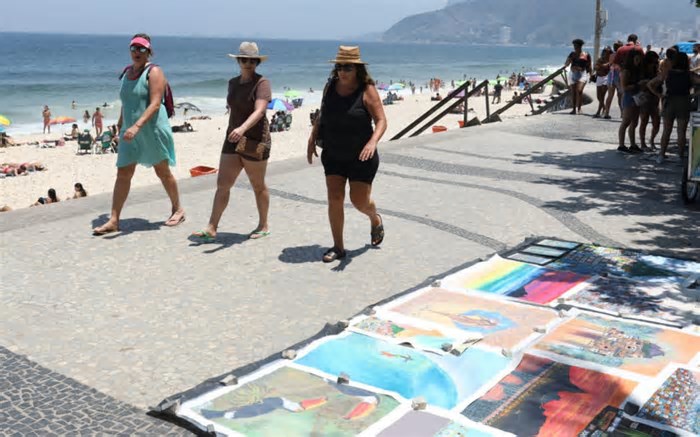 Carnaval 2025 deve gerar R$ 5,5 bi para economia do Rio