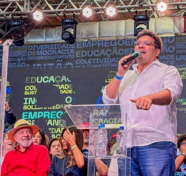 Ao lado de Lula, no RJ, Rafael celebra 45 anos do PT