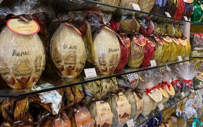 Fábricas de chocolate de Gramado encaram aumento do cacau e já comercializam ovos de Páscoa; confira novidades
