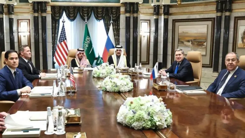 Análise: como Trump e Putin sacudiram o mundo em uma semana