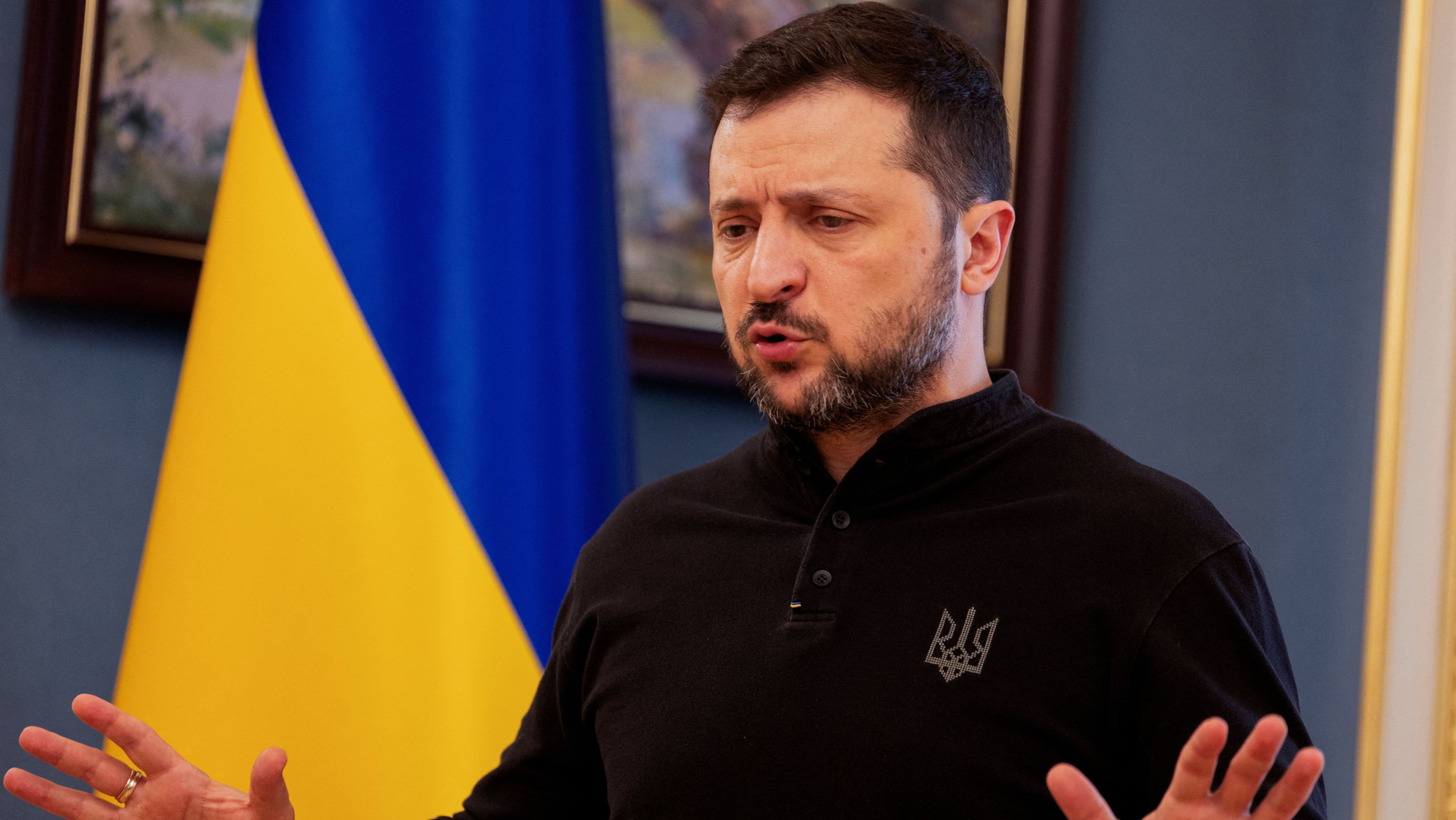 Zelensky: mundo deve escolher entre estar com Putin ou a paz