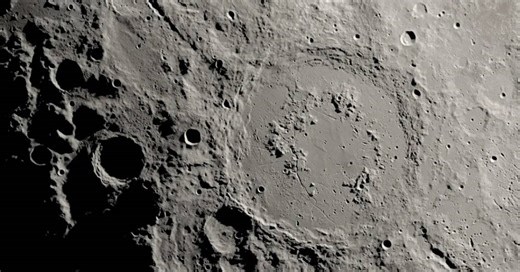 Lua ganhou dois cânions gigantes num intervalo de 10 minutos, diz pesquisa