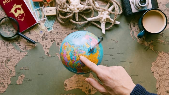 The book is on the table? 8 destinos internacionais em que todo mundo fala português