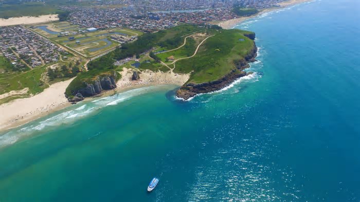 Conheça o paraíso escondido no melhor litoral do sul do Brasil