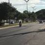 Ambas as vítimas teriam perdido o controle das motocicletas e não resistiram.