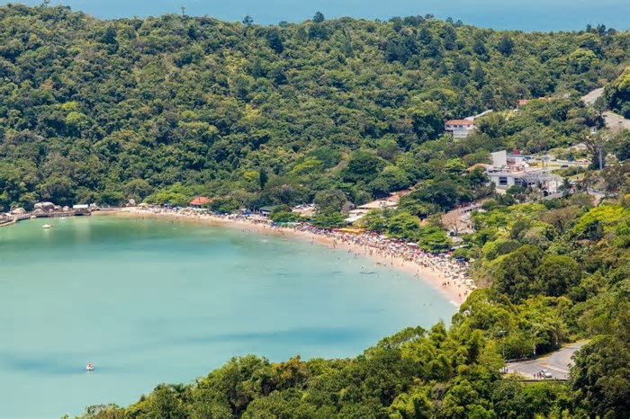 Praia em Balneário Camboriú é a mais fotografada de todo Brasil, diz Google