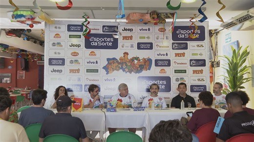 Vestindo 20 mil garrafas PET recicladas, Galo Gigante do carnaval do Recife vai ser o mais alto da história
