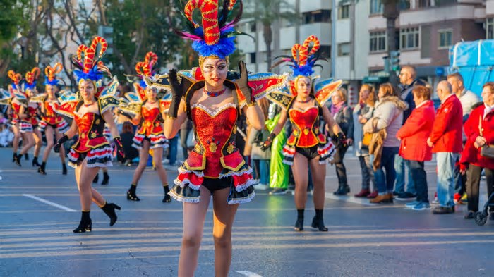 Carnaval 2025: feriado, ponto facultativo ou dia normal? Veja a lista
