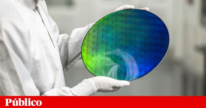 A empresa PsiQuantum diz estar a fabricar milhões de chips de computação quântica