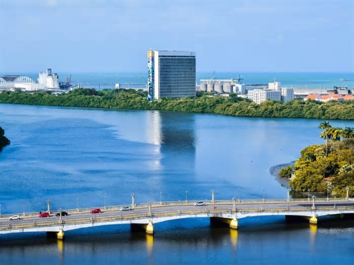 Recife inicia 2025 com saldo positivo na geração de empregos