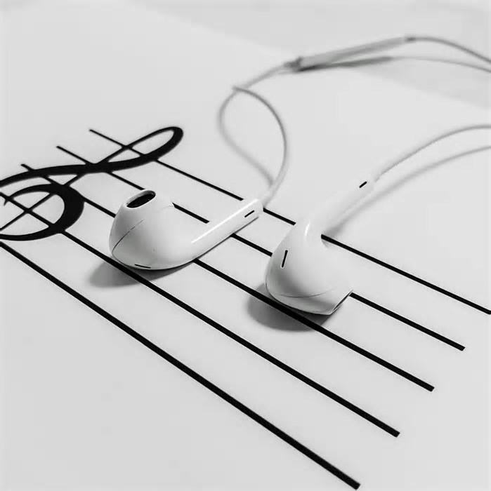 Músicos lançam álbum sem som em protesto contra inteligência artificial