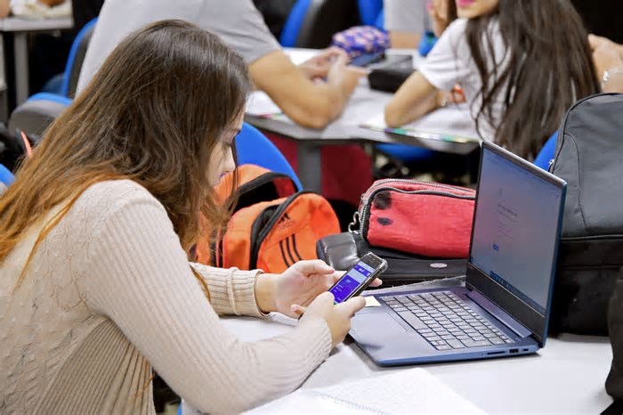 Como funciona o EAD da PUC Goiás? Descubra o modelo e seus diferenciais