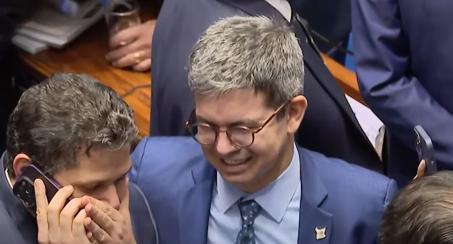 Saiba o que Lula disse em ligação a Davi Alcolumbre após eleição no Senado