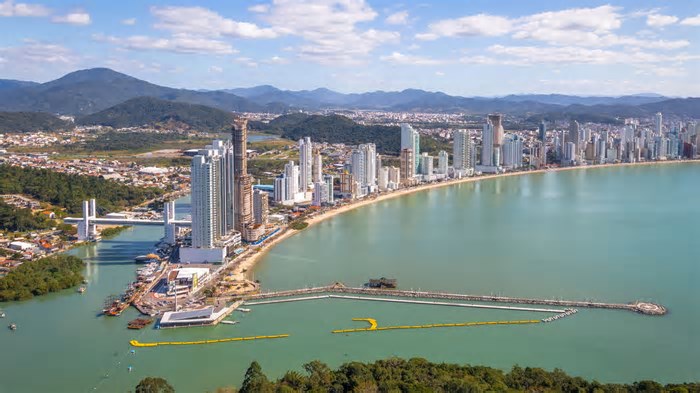 Você deveria ir visitar a “Dubai Brasileira” que todos falam