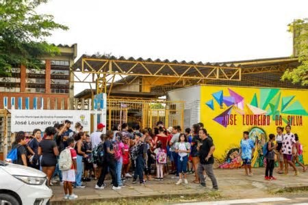 Melo anuncia projeto para a educação que inclui PPPs e mudanças no plano de carreira