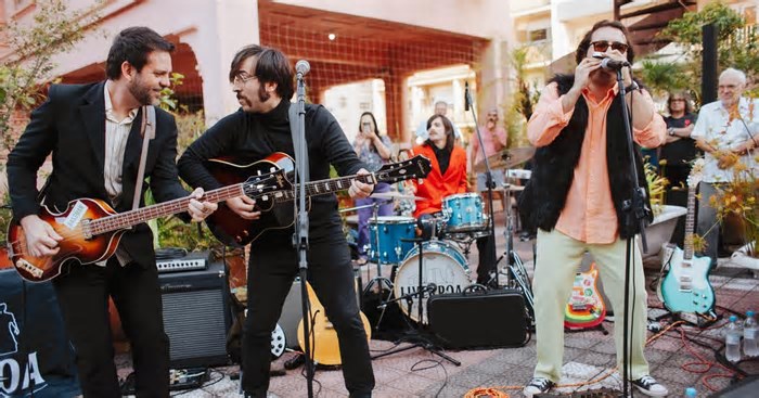Liverpoa Beatle Band recria último show dos Beatles no terraço Casa de Cultura Mario Quintana
