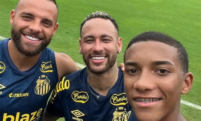 Neymar brilha no treino do Santos e pode estrear contra Botafogo-SP; Soteldo segue como dúvida