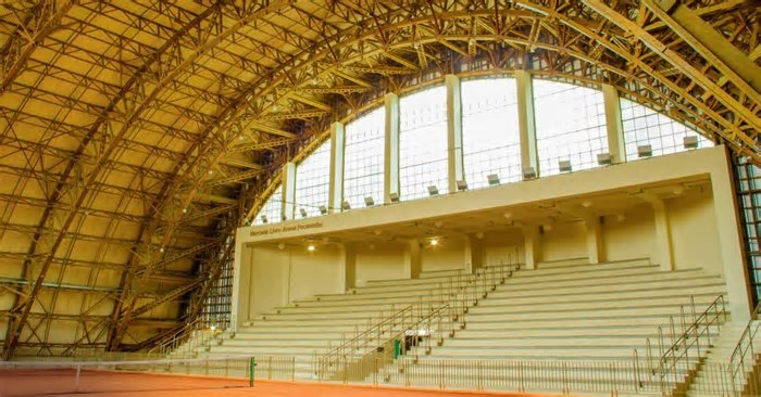 Estudantes voltam às aulas, com celulares proibidos