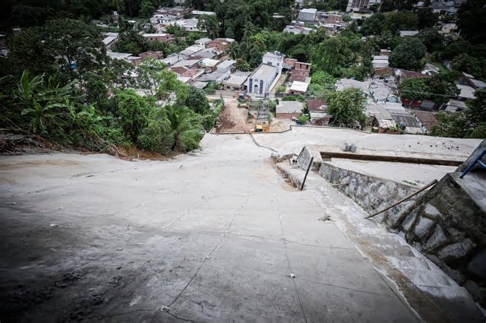 Prefeitura investe R$ 8,6 milhões em obra de contenção de encosta em Dois Unidos