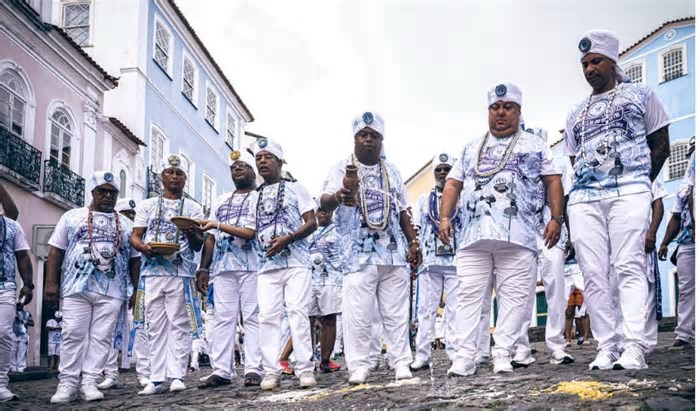 MP-BA investiga suspeita de transfobia no afoxé Filhos de Gandhy no Carnaval de Salvador