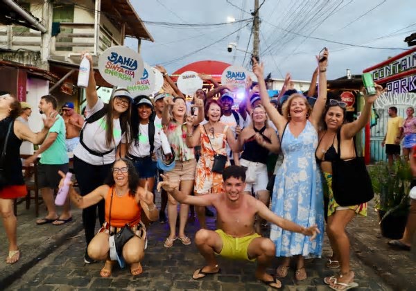 Turistas marcam presença no pré-Carnaval e movimentam economia na Bahia