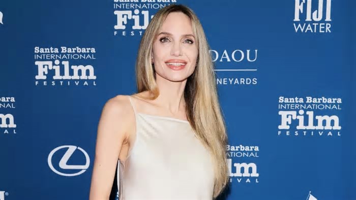 Angelina Jolie Revela a Razão Por Trás de Sua Paixão Pelo Camboja