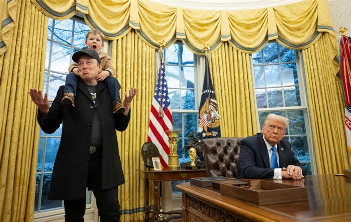 Filho 'fofo e inquieto' de Elon Musk rouba a cena em 1ª coletiva do pai com Trump no Salão Oval; imagens