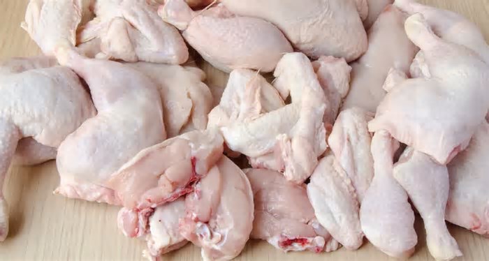 Menor apelo ao consumo traz cotações mistas para o atacado da carne de frango