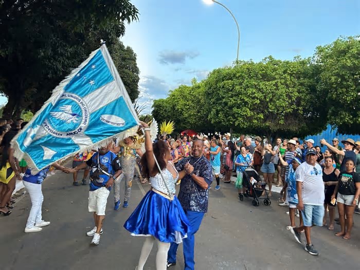 Os foliões já estão nas avenidas