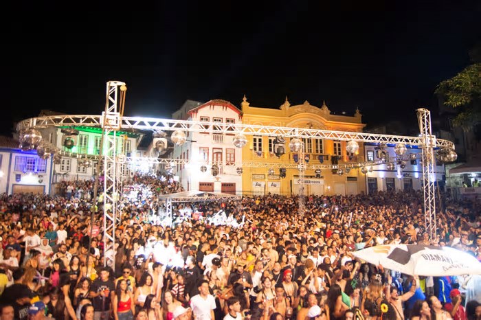 Carnaval Diamantina 2025 movimenta a cidade com tradição e diversidade