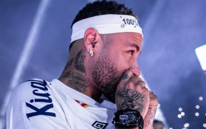 COM NEYMAR DE VOLTA, SANTOS VENCE CLÁSSICO