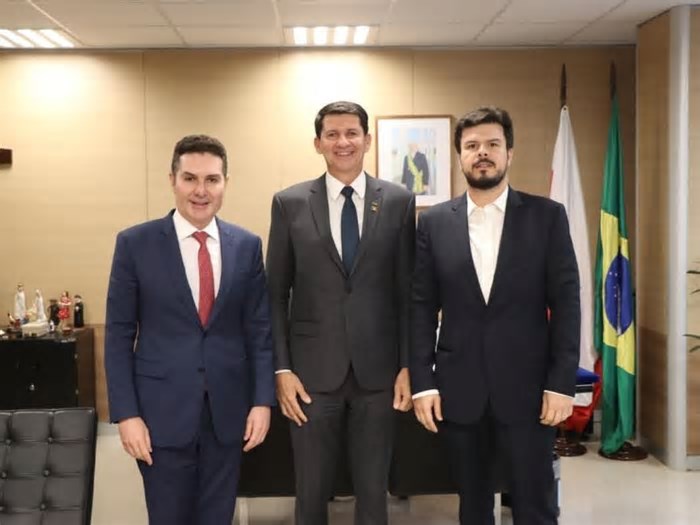 Simão Durando e Fernando Filho se reúnem com ministro das Cidades, Jader Filho