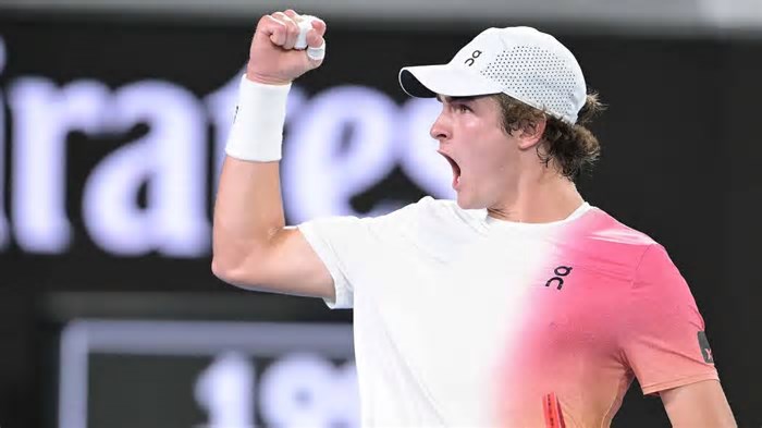 João Fonseca no Rio Open: Palpites e Onde Assistir à Estreia contra Alexandre Müller 18/02