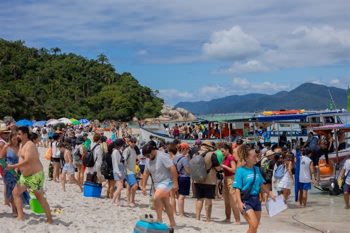 Turistas começam a ir embora de Santa Catarina, mas devem voltar em breve