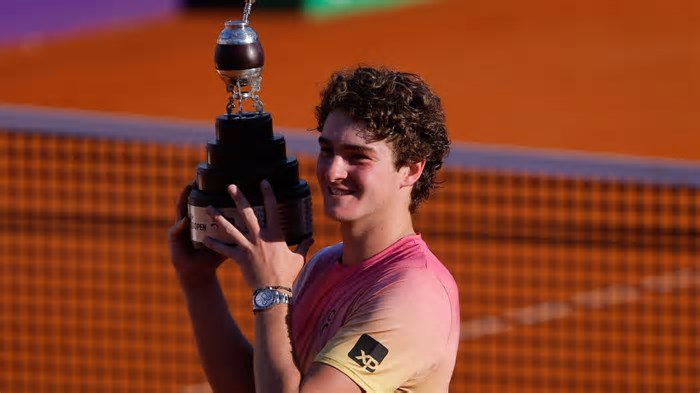 Zverev breca euforia por João Fonseca: 'Precisamos nos acalmar; não significa que será nº 1 depois de amanhã'