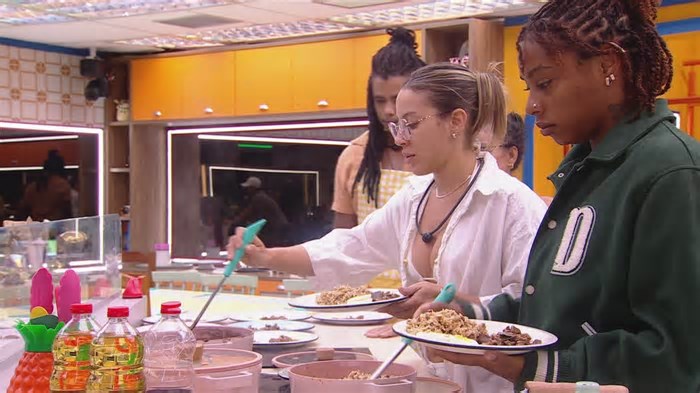 Diogo Almeida serve o almoço e recebe elogio de Thamiris no BBB 25: 'Arrasou'